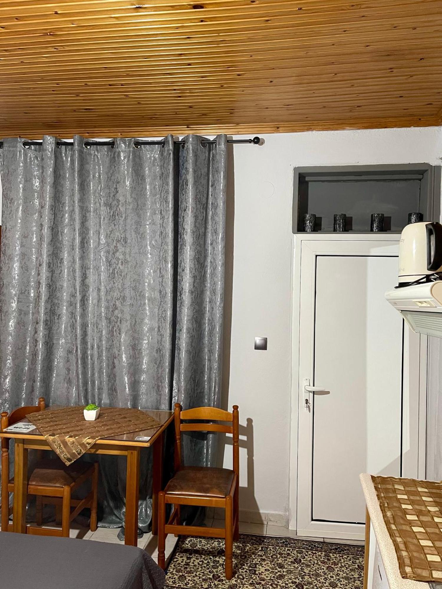 Guesthouse Tsoka Órma Екстериор снимка